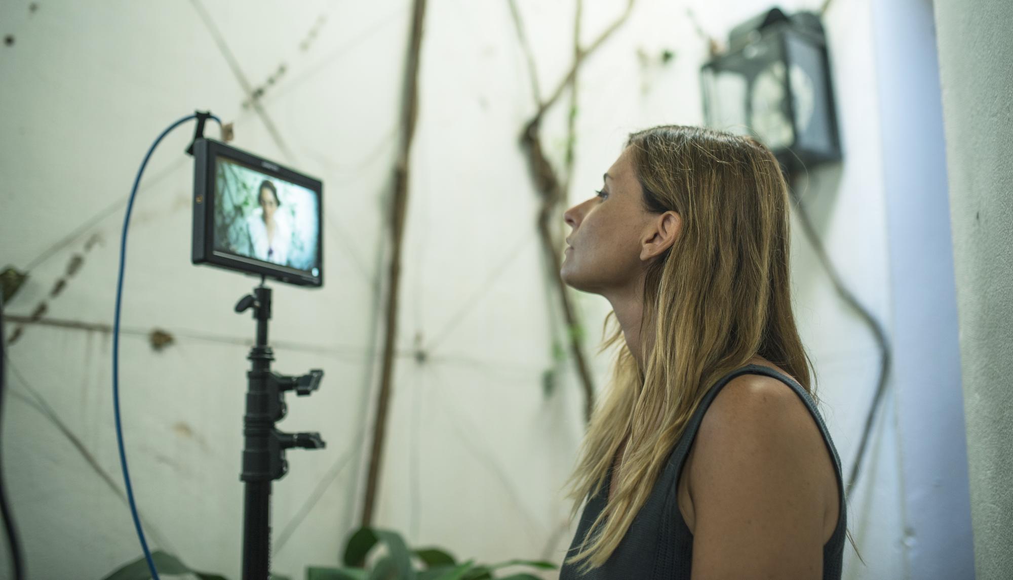 Rodaje de A las Mujeres de España. María Lejárraga